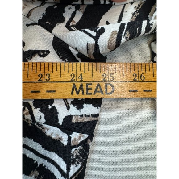 AGB Woman Long Sleeve Top Blouse 3X Black & White Geometric Print Stretchy Casua - Picture 7 of 10